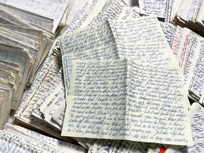 1960s - English correspondence from France – Set of 15+ sheets (30 pages) – Handwritten romantic letters – Vintage letters on paper