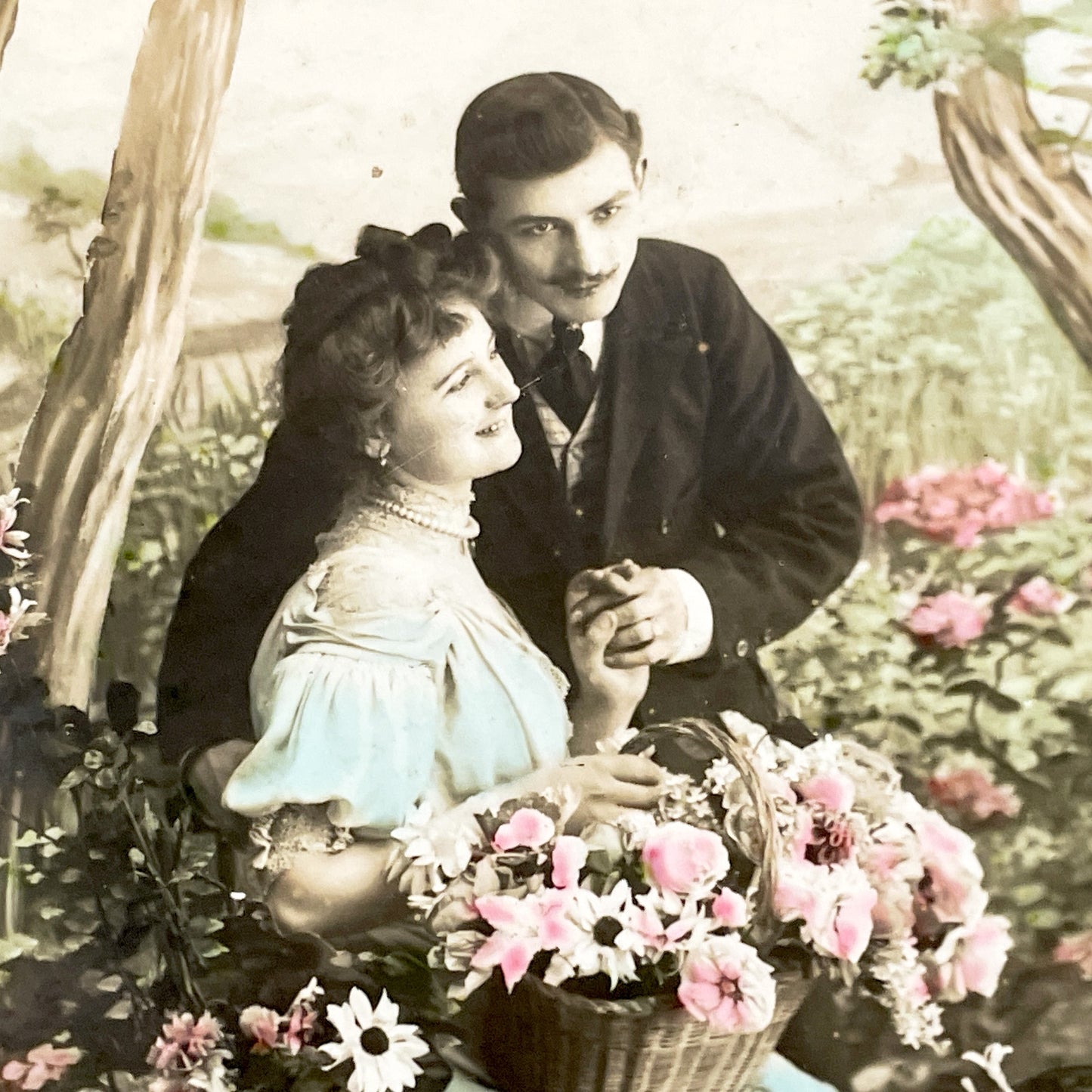 1900s - Romantic Hand-Tinted Edwardian Postcard - Vintage Couple In Flower Garden - Old French Ephemera Love Card - CIRCE Photo