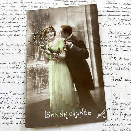 1900s - Vintage French Bonne Année Postcard - Hand Tinted Edwardian Couple - Romantic New Year Greeting Card - Antique Ephemera