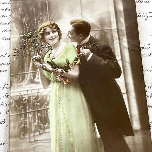 1900s - Vintage French Bonne Année Postcard - Hand Tinted Edwardian Couple - Romantic New Year Greeting Card - Antique Ephemera