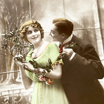 1900s - Vintage French Bonne Année Postcard - Hand Tinted Edwardian Couple - Romantic New Year Greeting Card - Antique Ephemera