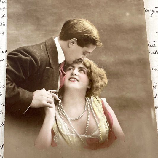 1920s - Vintage Postcard - Romantic Kiss Scene - Hand Colored Photo - French Sentiment - Edwardian Love Ephemera - Antique Collectible
