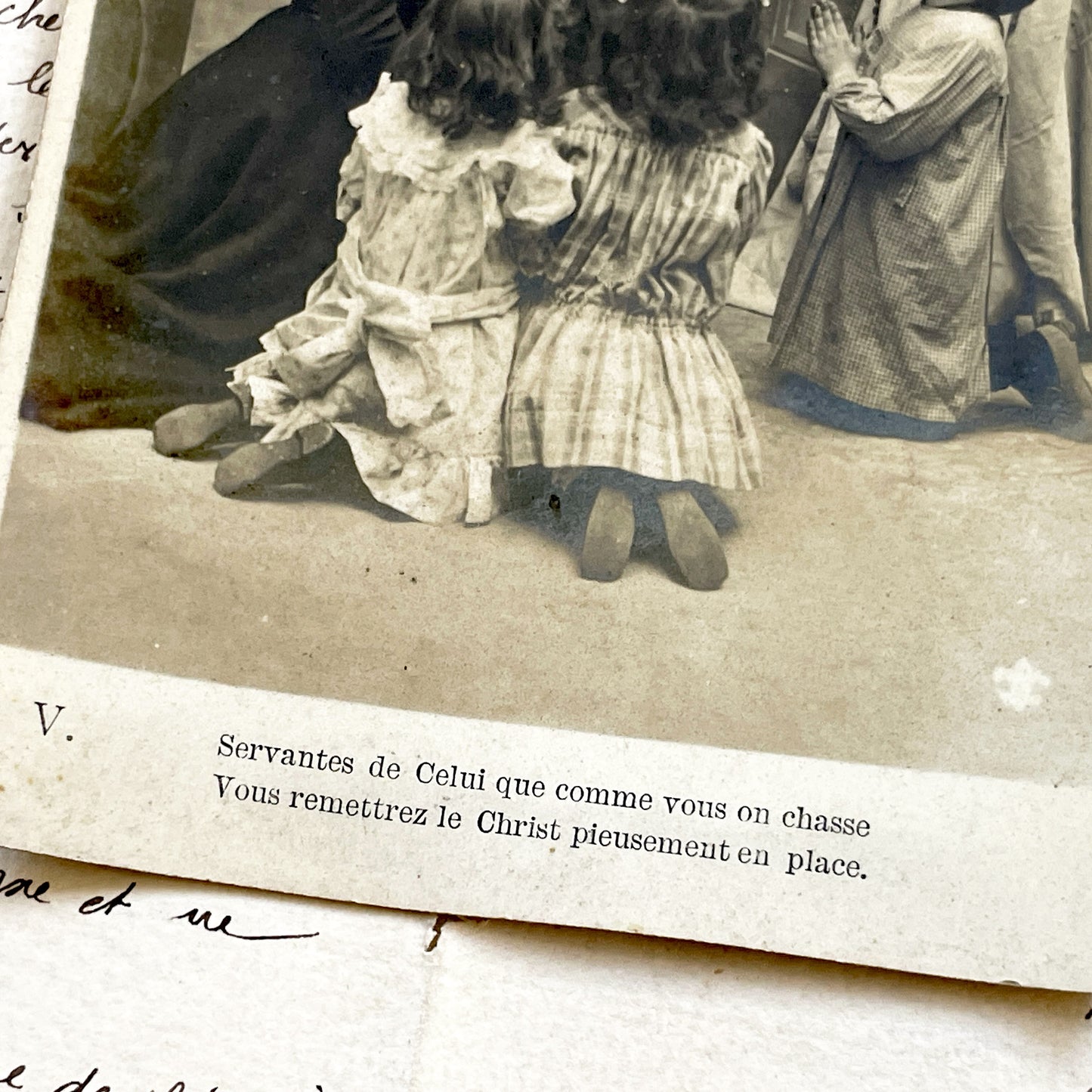1900s - Antique French Postcard - Religious Scene - Nun Children Prayer - Vintage Christian Card - Laicite Era Commentary - Ephemera Art