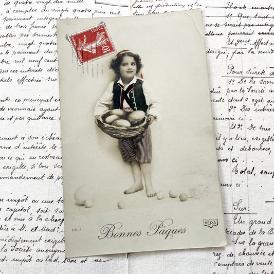 1910s - Vintage French Easter Postcard - Charming Child with Eggs - Bonnes Pâques Greeting - Antique Document
