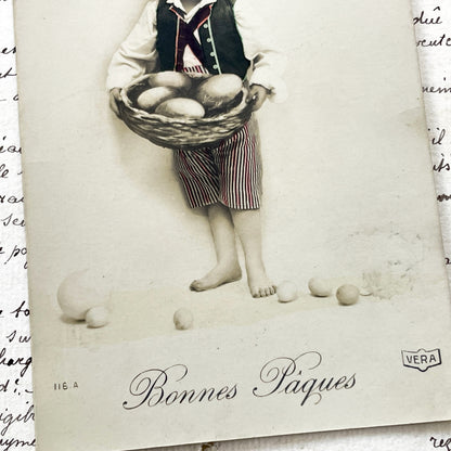 1910s - Vintage French Easter Postcard - Charming Child with Eggs - Bonnes Pâques Greeting - Antique Document