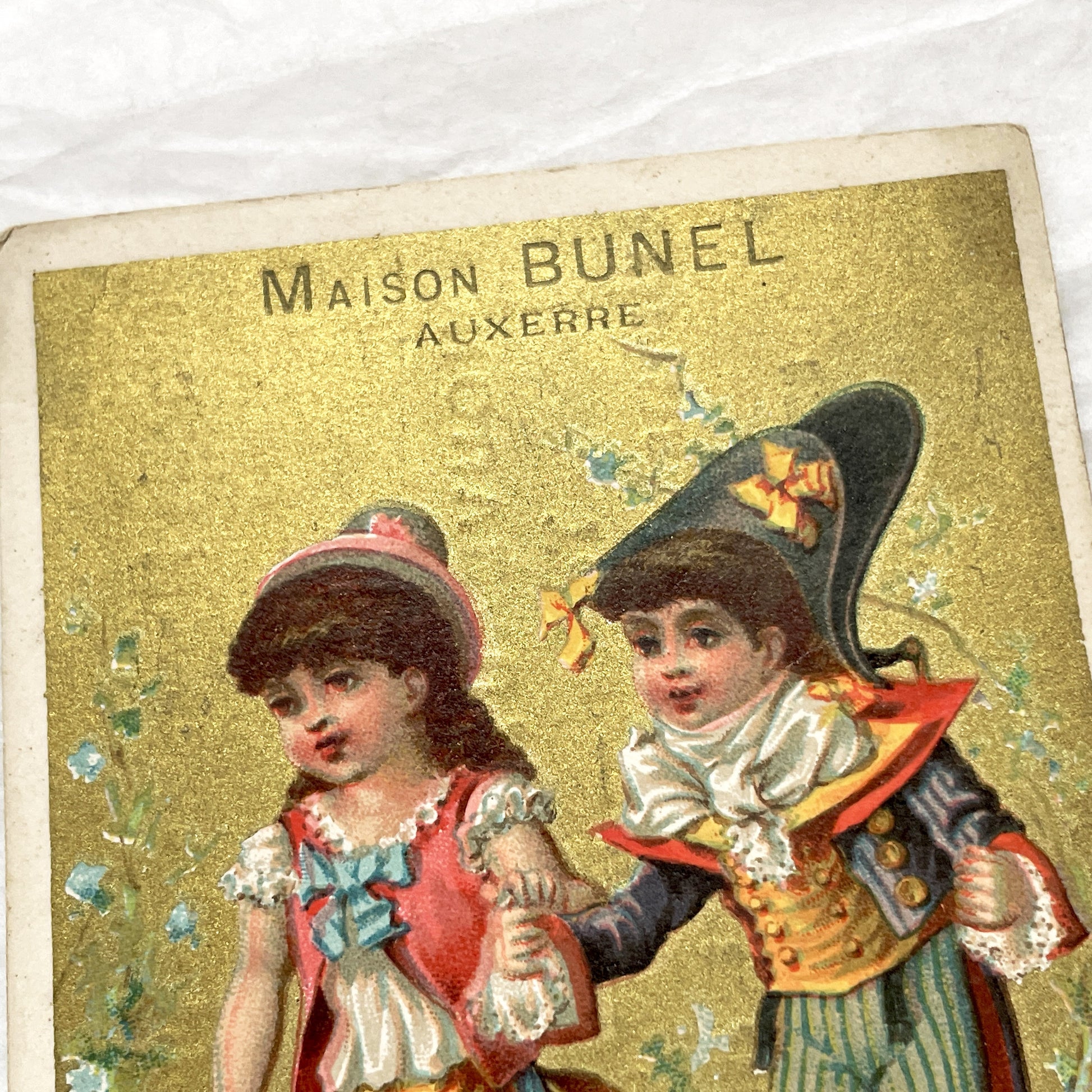 Late 19th - Vintage French Trade Card - Gilded Chromo - Directoire Costumes - Advertising Maison Bunel Auxerre Department Store