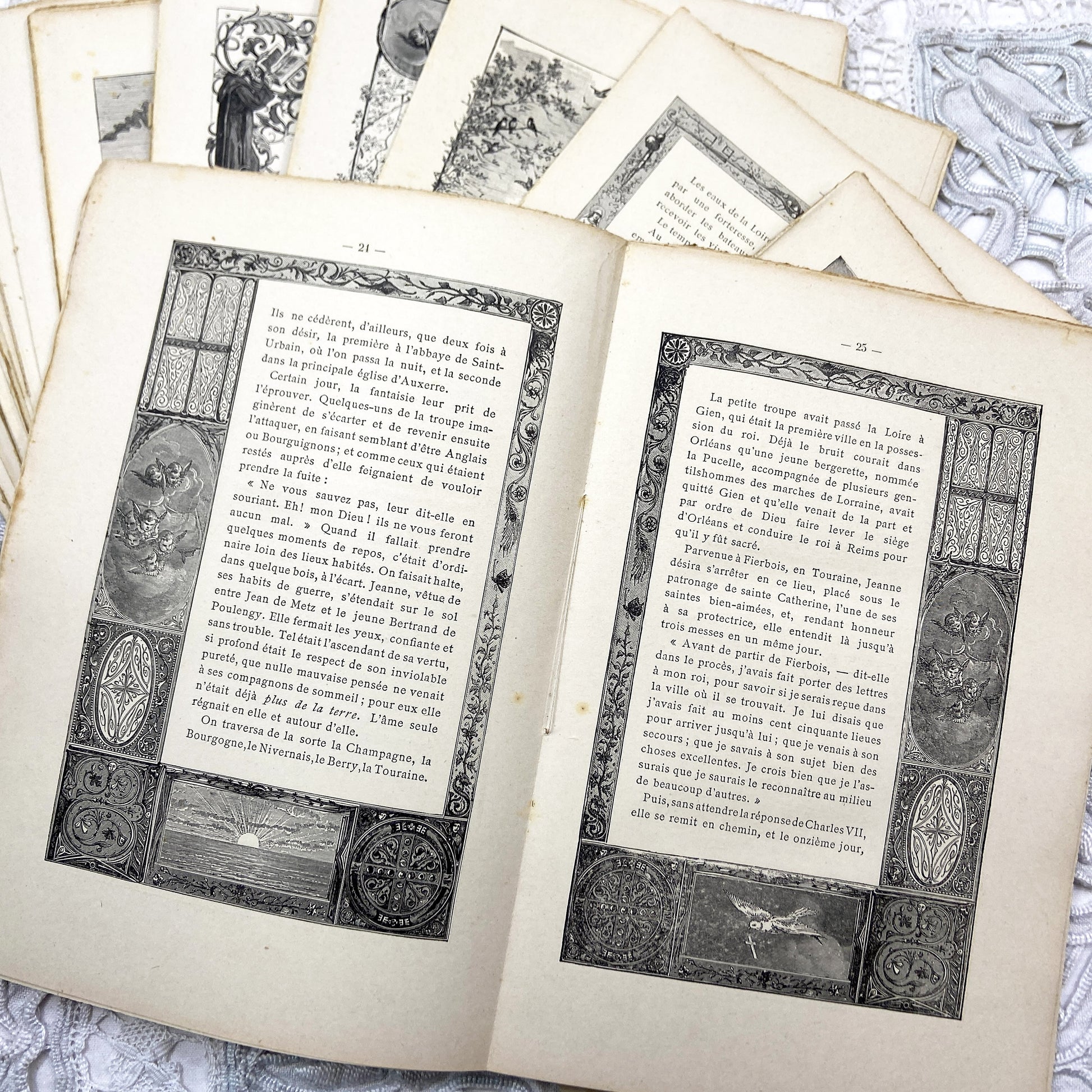 1880s – Set of 16 engraved sheets with ornate borders and French text - Antique illustrated book pages