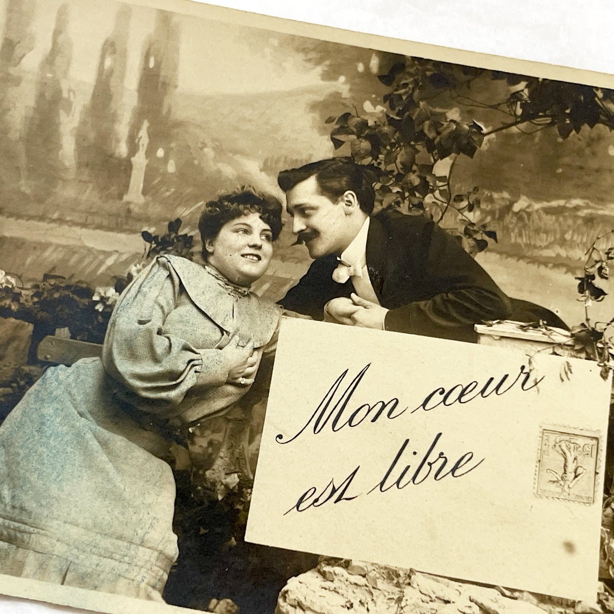 1900s - Vintage French Romantic Postcard - Belle Epoque Couple Mon Coeur Est Libre - Antique Edwardian Love Card Ephemera Collectible