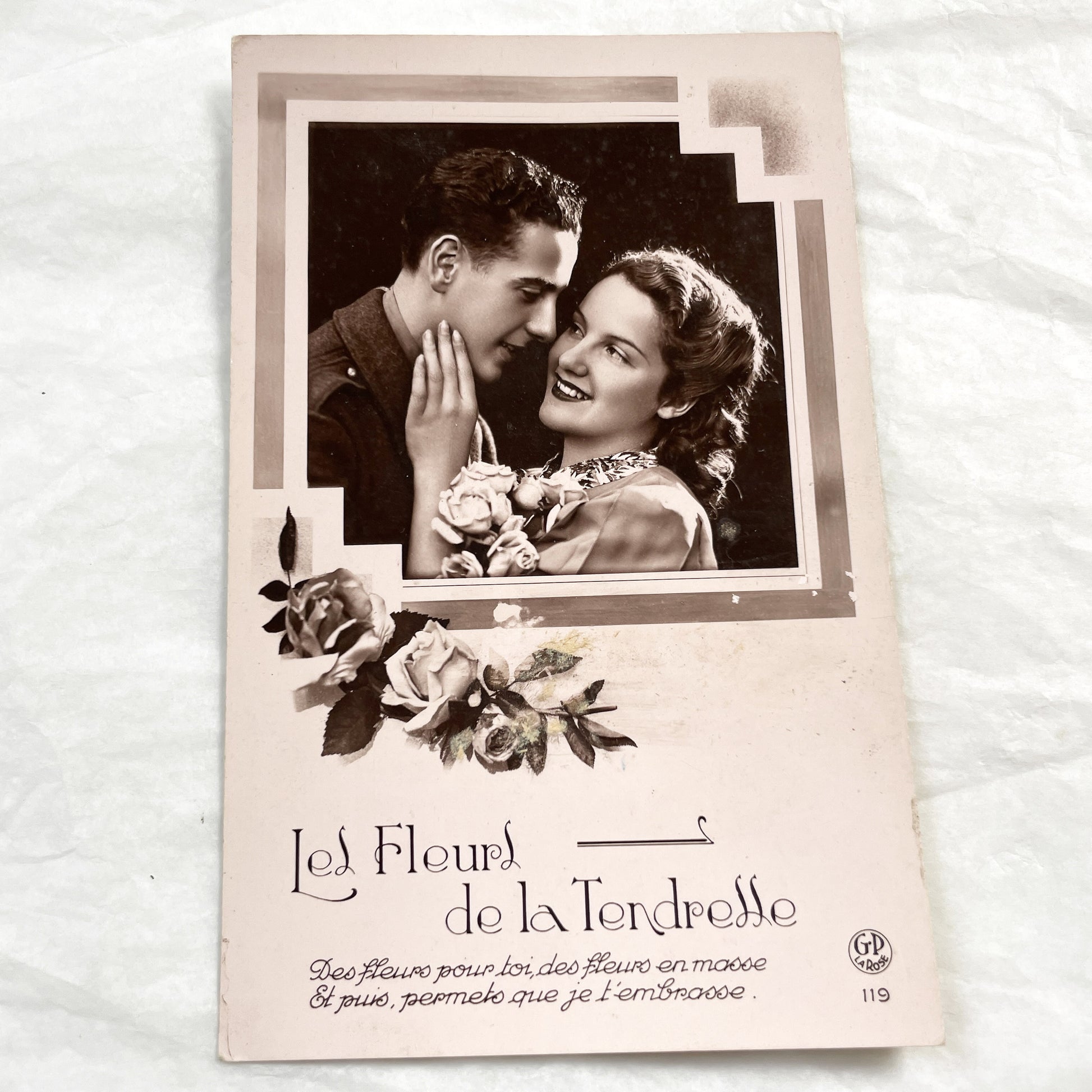 1940s - Vintage French Romantic Postcard - Loving Couple Embrace - Sentimental Love Message - Historical Ephemera - Floral Design