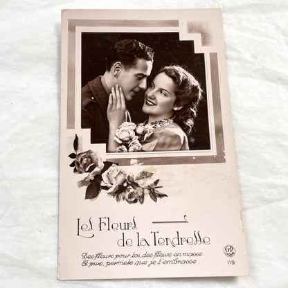 1940s - Vintage French Romantic Postcard - Loving Couple Embrace - Sentimental Love Message - Historical Ephemera - Floral Design