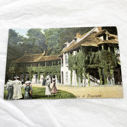 1900s - Vintage Postcard Versailles Le Hameau Trianon - French Architecture - Elegant Ladies Strolling Royal Gardens - Historic France