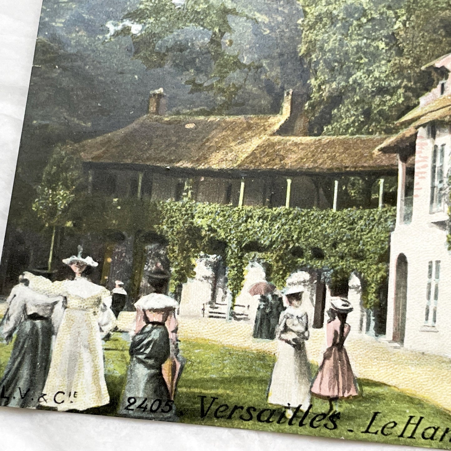1900s - Vintage Postcard Versailles Le Hameau Trianon - French Architecture - Elegant Ladies Strolling Royal Gardens - Historic France