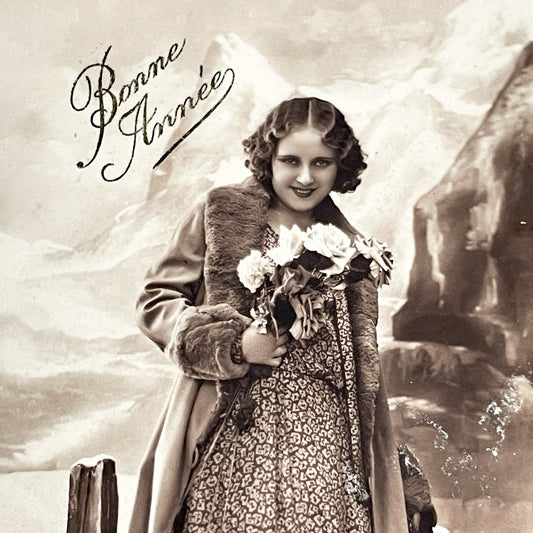1930s - Vintage French New Year Postcard - Elegant Woman Fur Coat Snowy Mountains - Art Deco Fashion Glamour - Pc Paris 3461