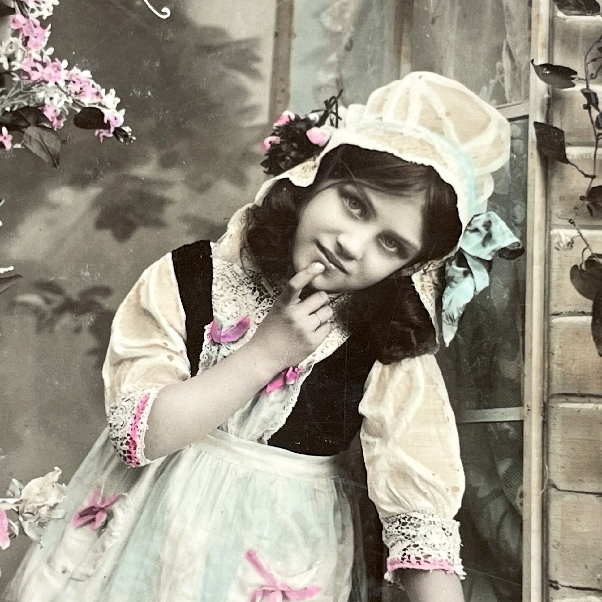 1900s - Antique French Bonne Année Postcard - Hand-Tinted Portrait Of Thoughtful Young Girl In Traditional Dress - Early 20th Century Charm