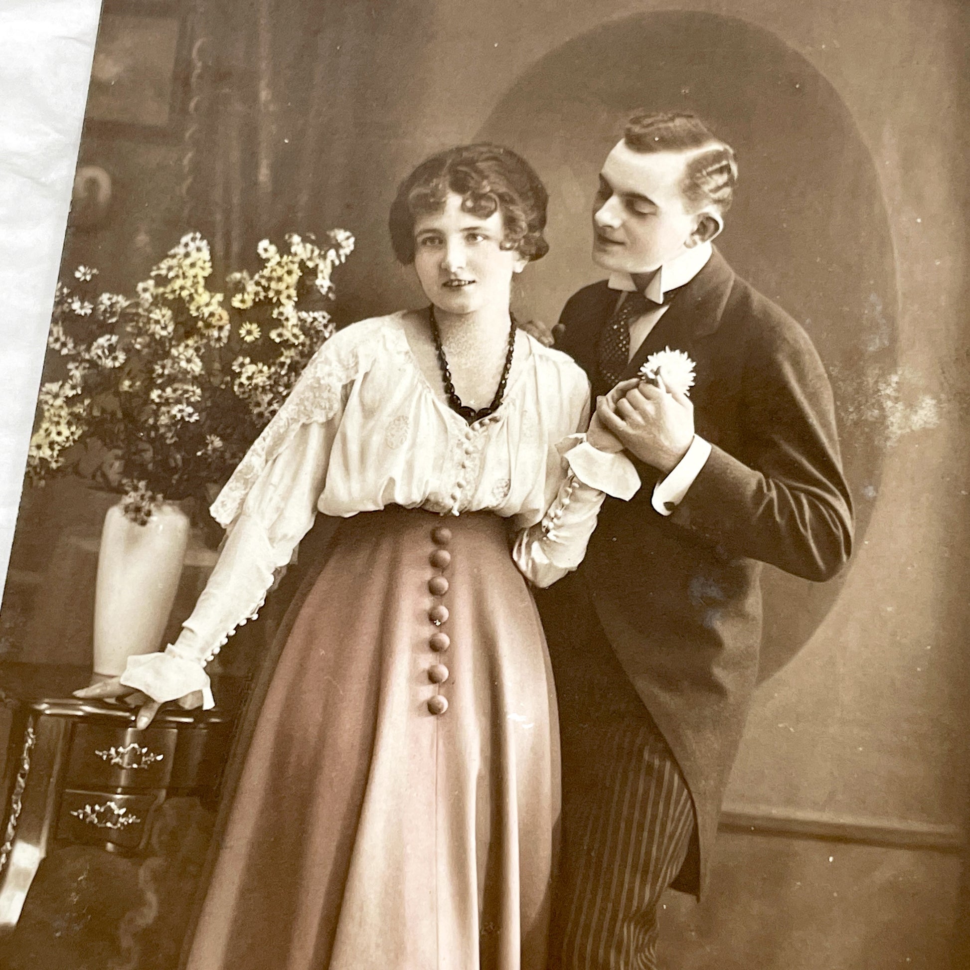 1910s - Elegant Edwardian Couple Portrait Vintage Photo Postcard - Romantic Dressed Woman Man Studio Snapshot - Antique Fashion History