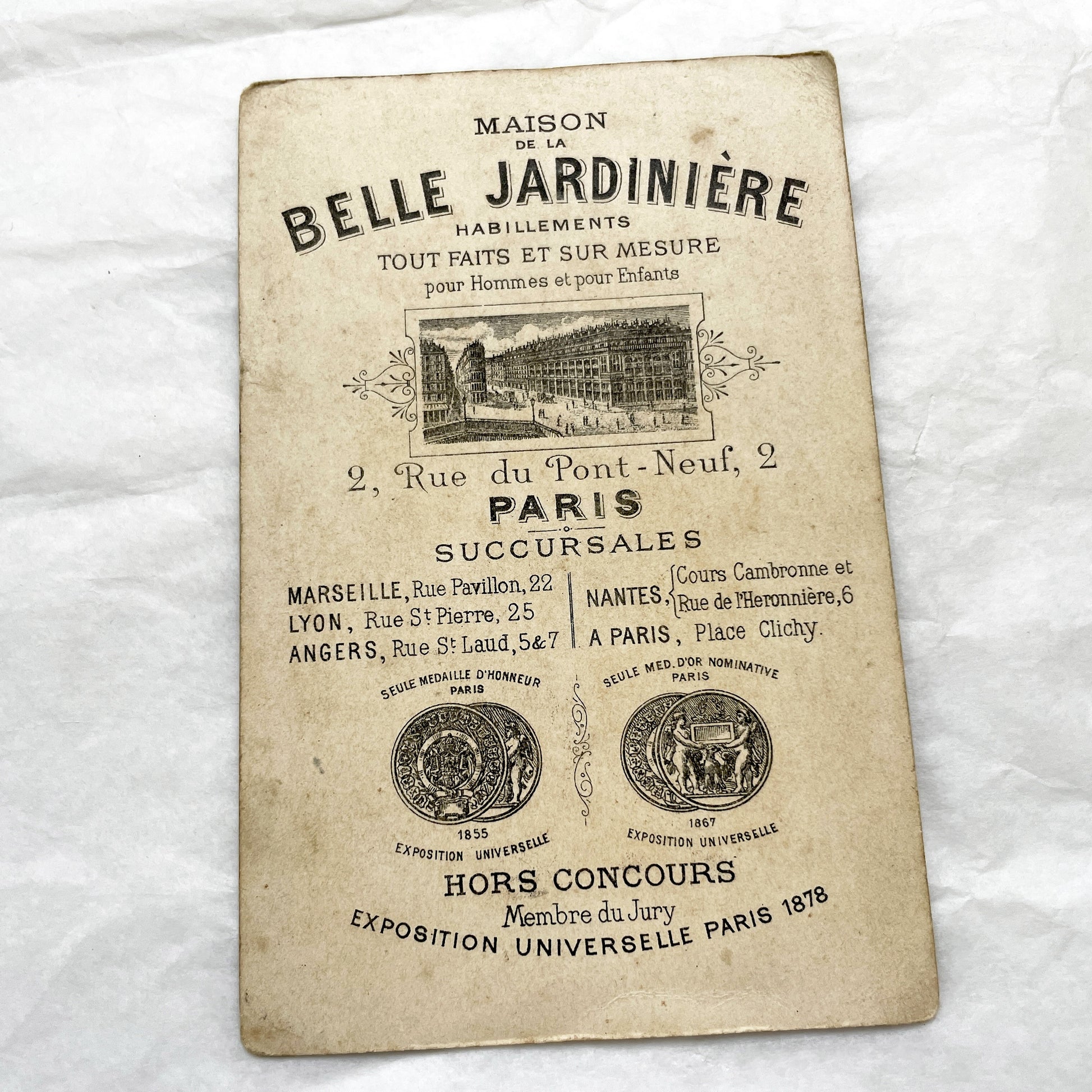 Late 19th Century - Parisian Advertising Chromo Card - Maison De La Belle Jardiniere - Music Conductor Caricature - Trade Card - Piano!