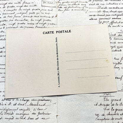 1930s - Paris La Bourse - Vintage French Stock Exchange Postcard - Palais Brongniart Street Scene - Black & White Photo Old Car