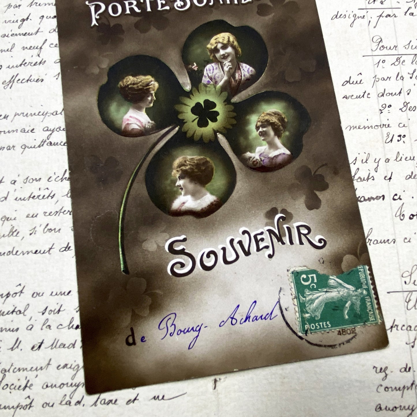 1900s -Antique French postcard “Porte-Bonheur Souvenir” with clover design and four portraits of women - Belle Epoque