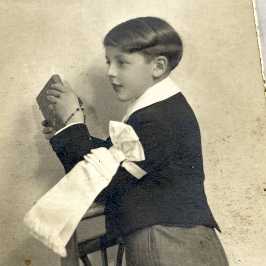 1930s - French First Communion Souvenir Card - Young Boy Praying - Vintage Religious Holy Card - Catholic Sacrament - Dated 1939 - Peypins