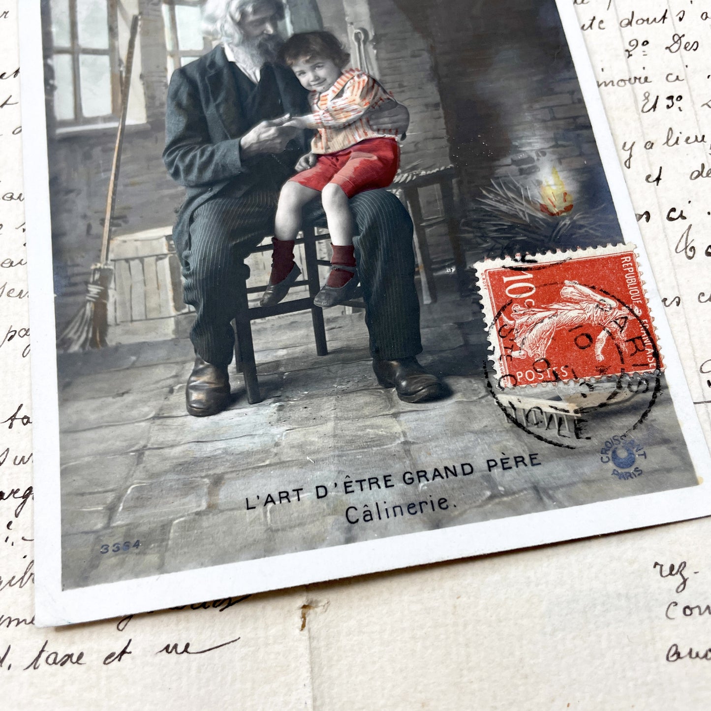 1910s - French Postcard Grandfather Child Portrait - Sentimental Belle Epoque Art - L'Art D'Être Grand Père Câlinerie - Vintage Family Scene