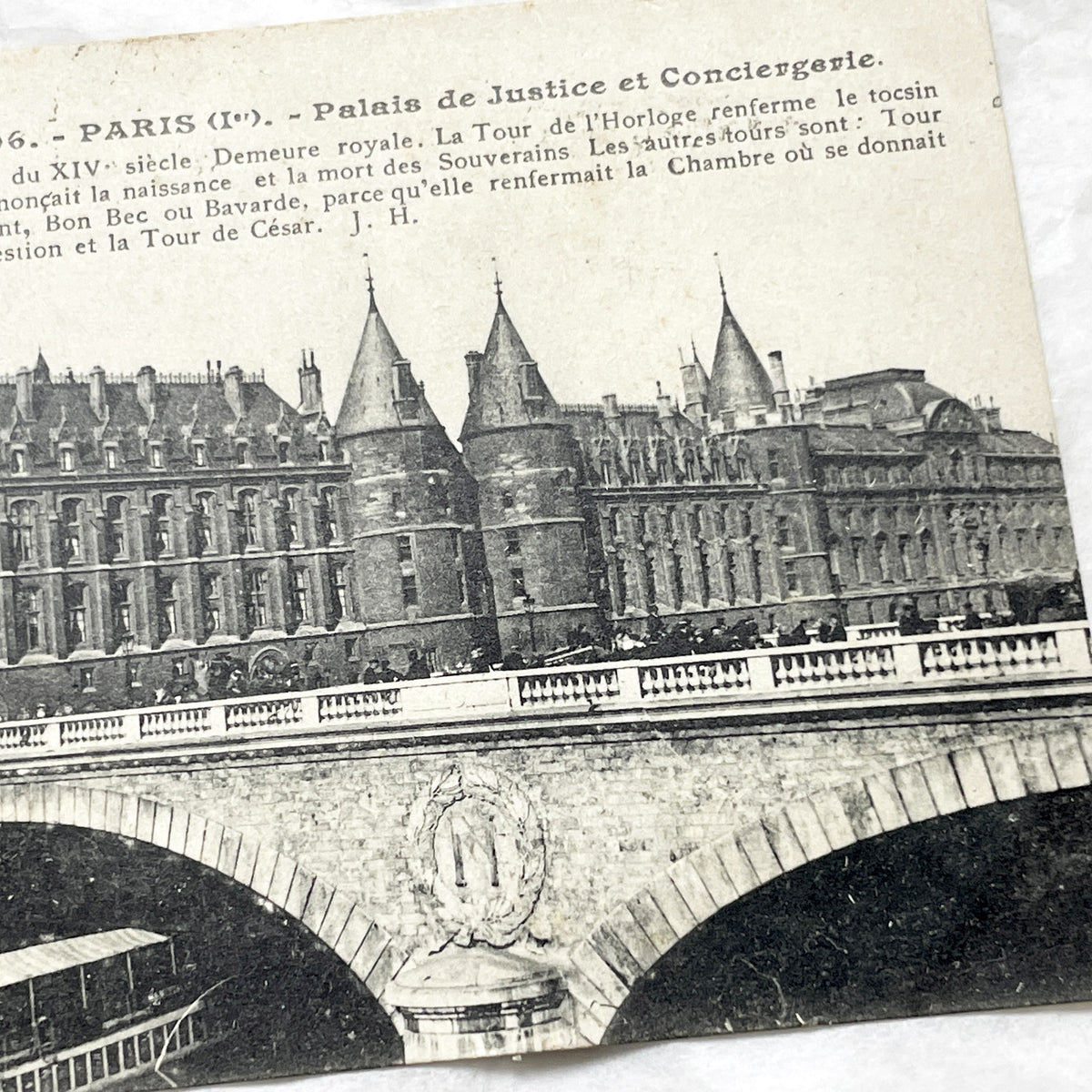 1920s - Vintage Paris Palais De Justice Conciergerie Postcard - Historic French Architecture - Seine River Bridge View