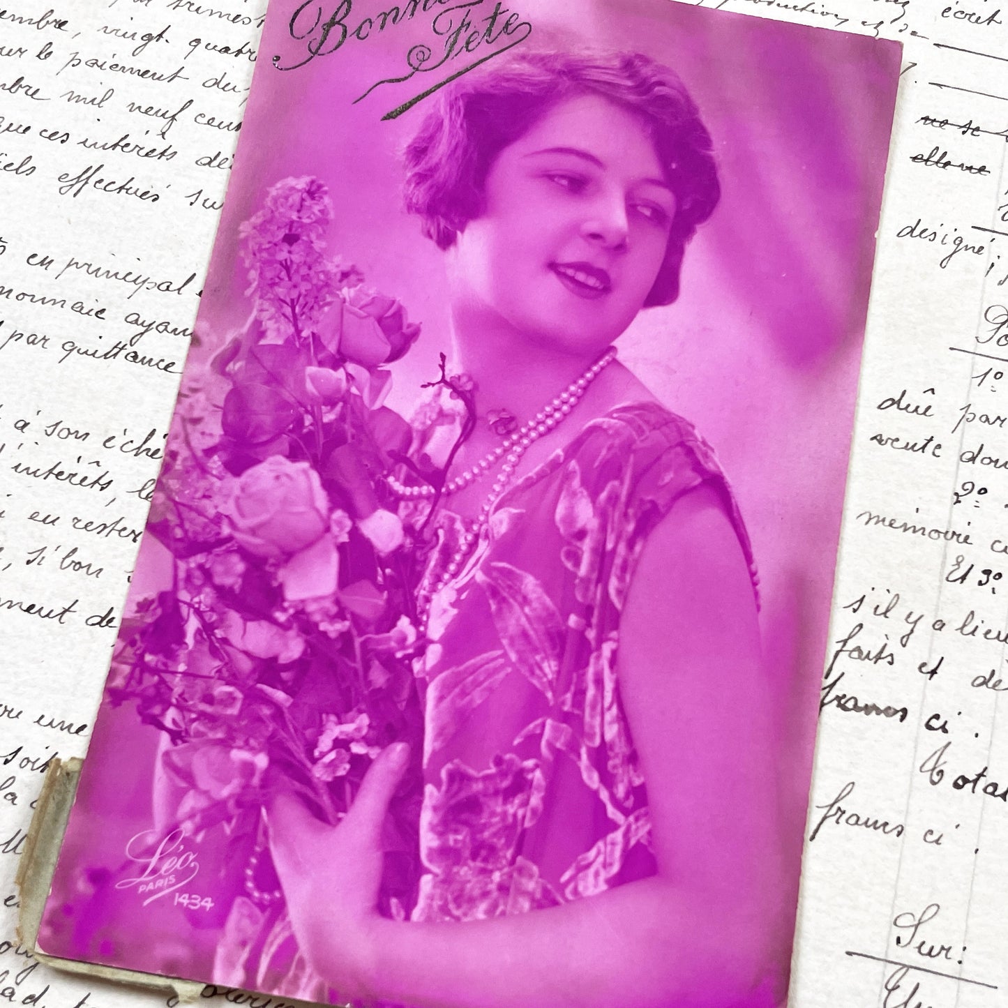 1920s - Vintage French Postcard - Beautiful Woman with Flowers - 'Bonne Fete' - Glamorous Flapper Era Image - Antique Greeting Card