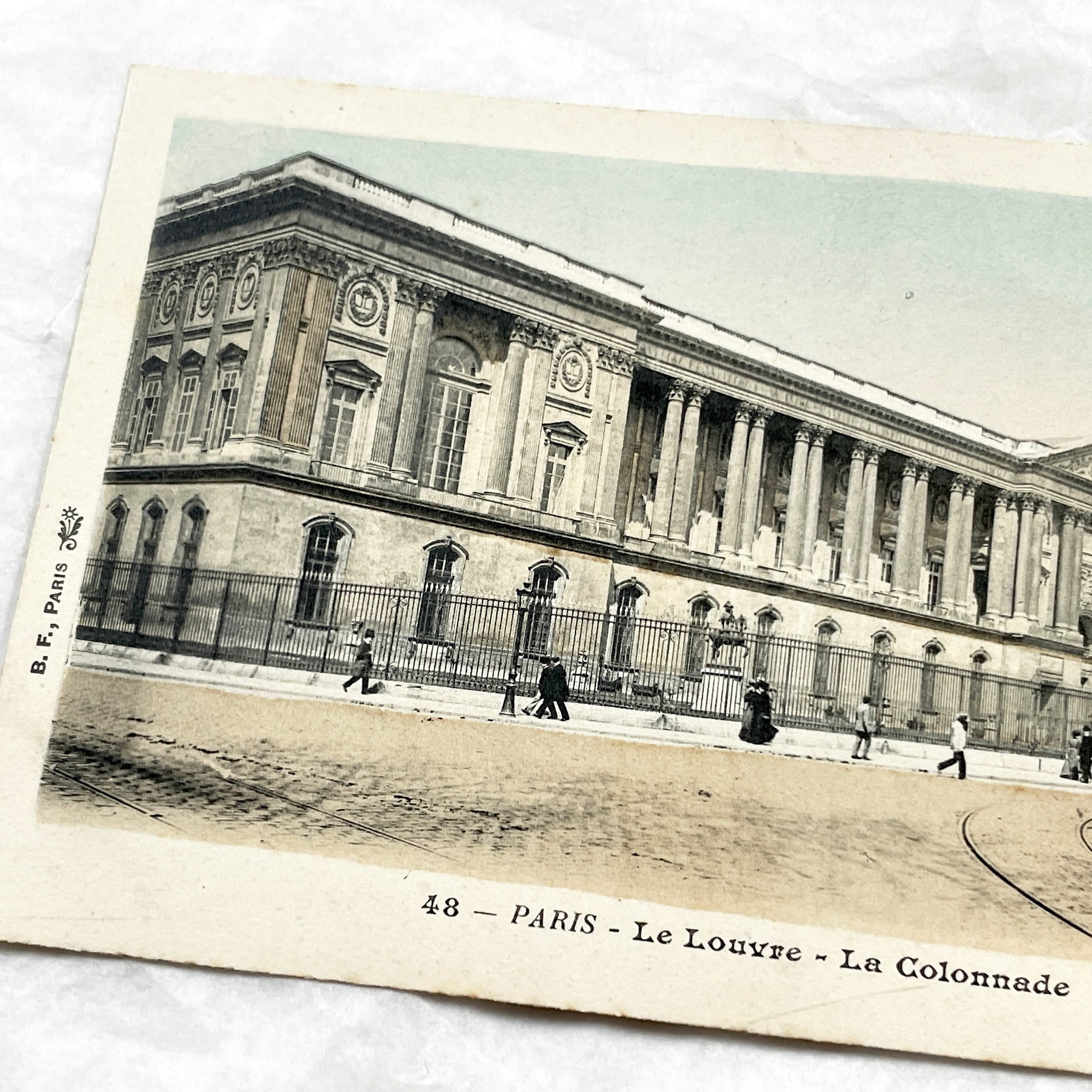 1900s - Paris - Le Louvre Colonnade Vintage Postcard - Parisian Architecture - Historic French Landmark - Collectible Old Photo