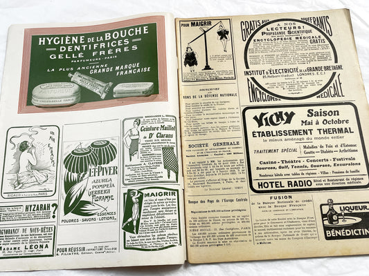 1920s - French magazine "Fantasio" with articles, photos, advertising, etc. - 1922 - 30 pages - Two pages missing