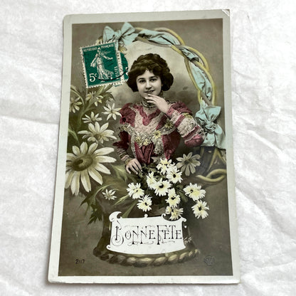 1900s - French Hand - Tinted Postcard - Elegant Woman & Daisies