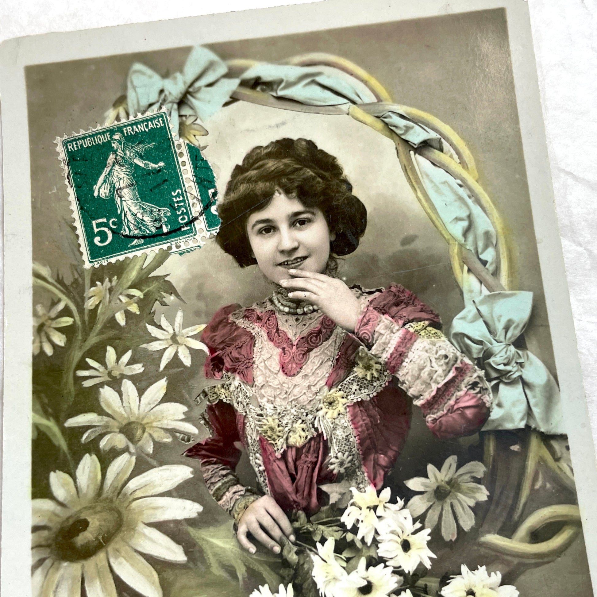 1900s - French Hand - Tinted Postcard - Elegant Woman & Daisies
