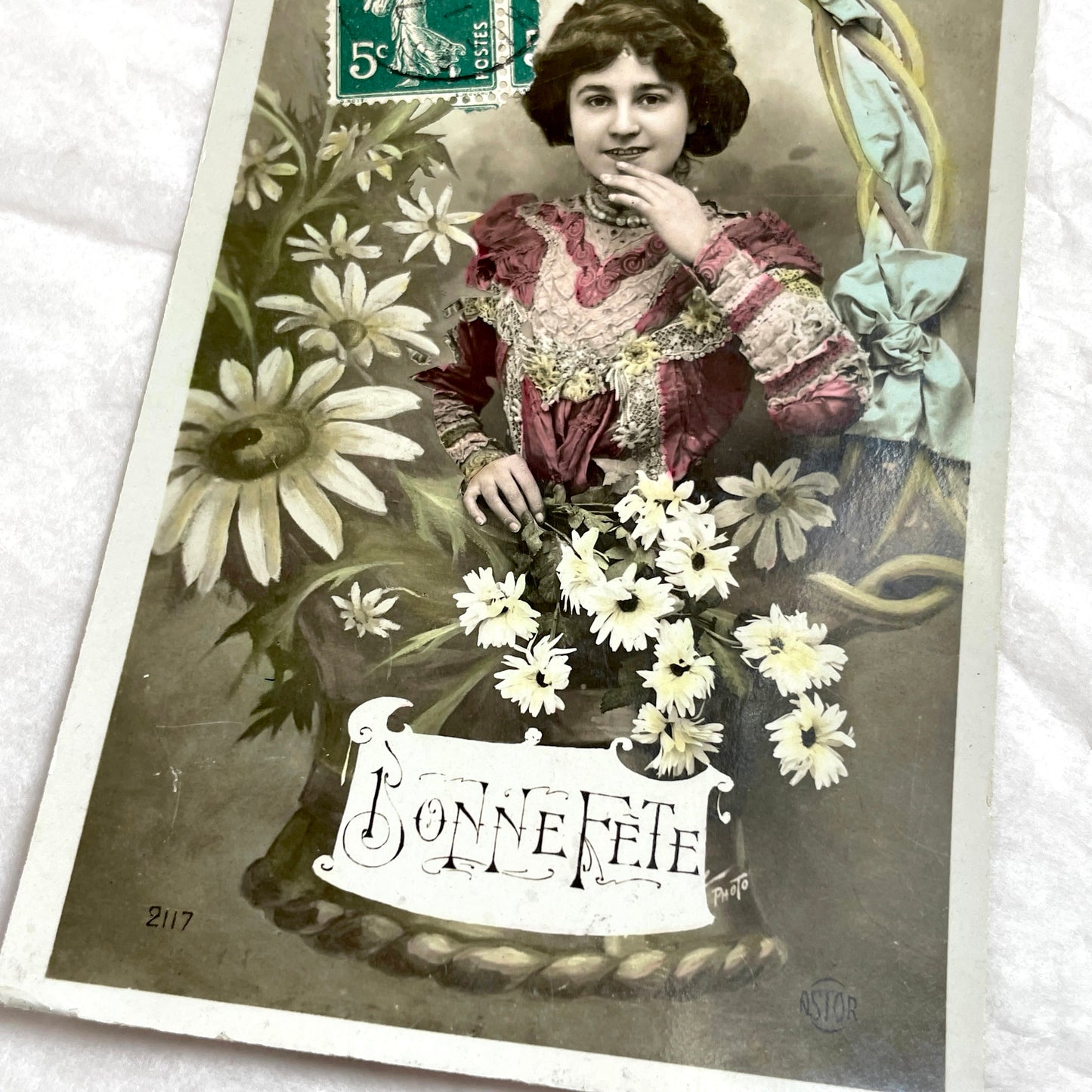 1900s - French Hand - Tinted Postcard - Elegant Woman & Daisies