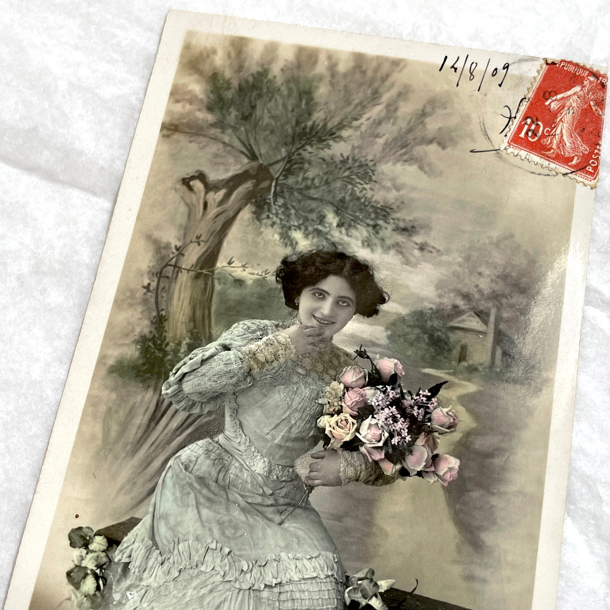 1900s - Vintage French Postcard - Elegant Woman with Flowers 'Pour votre Fête!'