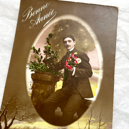 1900s - Vintage French Postcard - Man with Flowers - Bonne Année