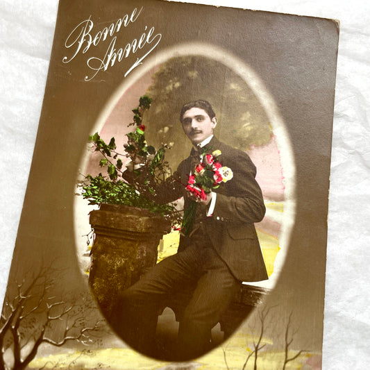 1900s - Vintage French Postcard - Man with Flowers - Bonne Année
