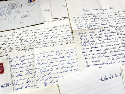 1960s - 5 or 10 letters between a French couple - French letters in their envelope