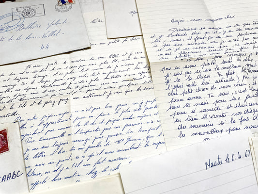 1960s - 5 or 10 letters between a French couple - French letters in their envelope