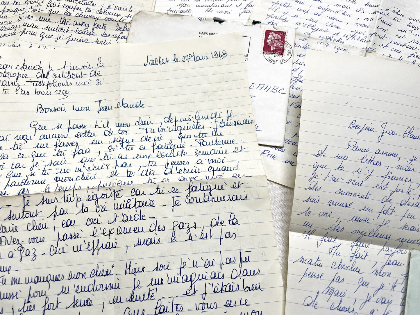 1960s - 5 or 10 letters between a French couple - French letters in their envelope