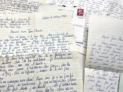 1960s - 5 or 10 letters between a French couple - French letters in their envelope