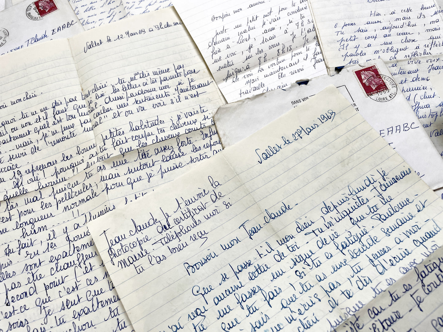 1960s - 5 or 10 letters between a French couple - French letters in their envelope