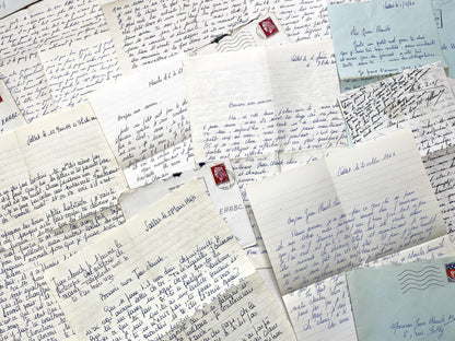 1960s - 5 or 10 letters between a French couple - French letters in their envelope