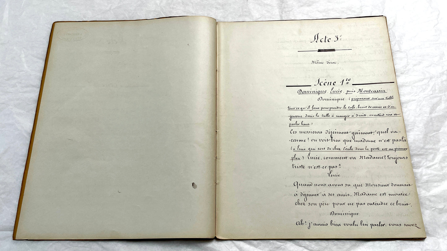 1930s French play script manuscript showing 'Acte 5ème' and handwritten text for a theater scene.