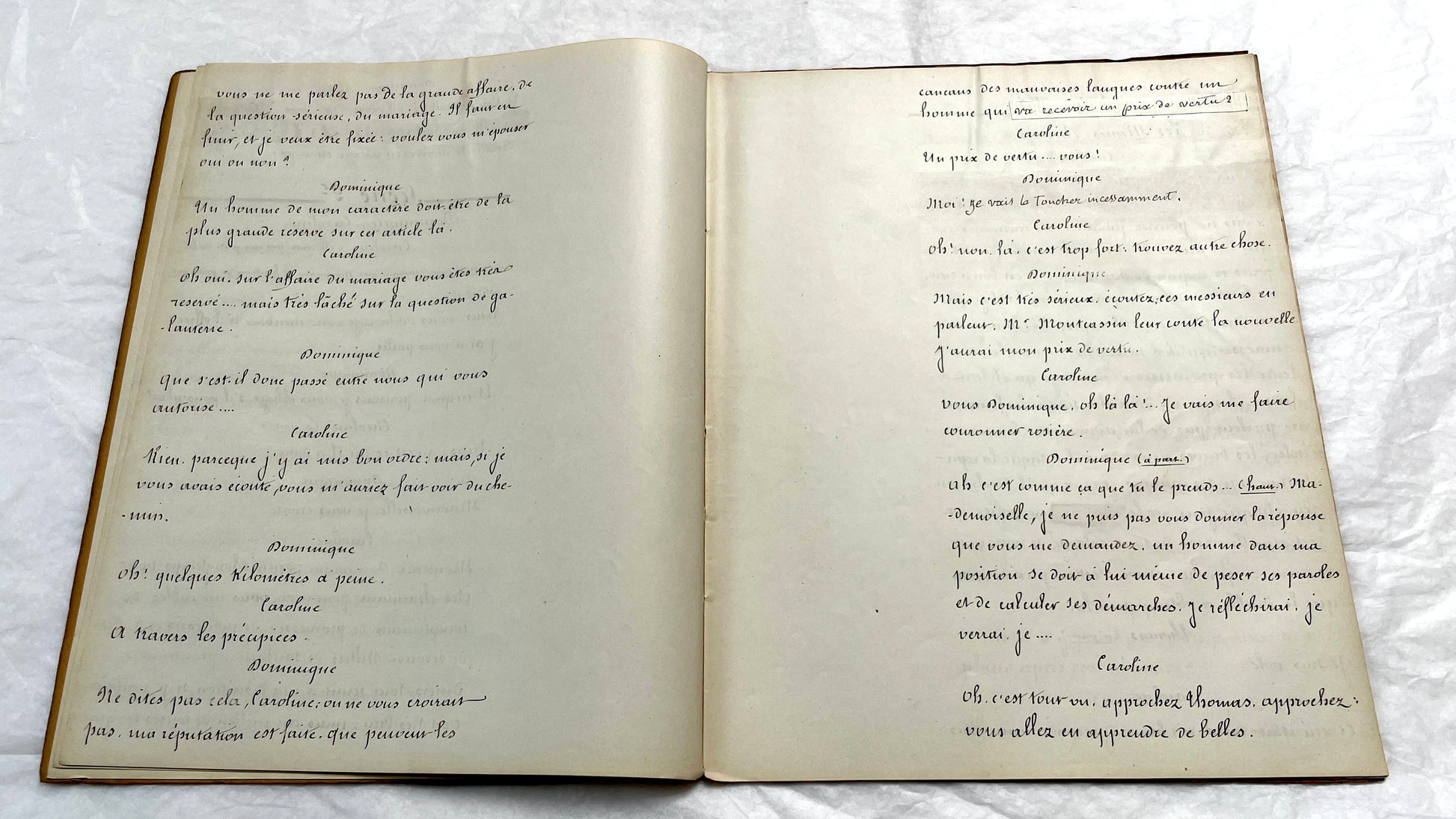 1930s French play script manuscript showing 'Acte 5ème' and handwritten text for a theater scene.