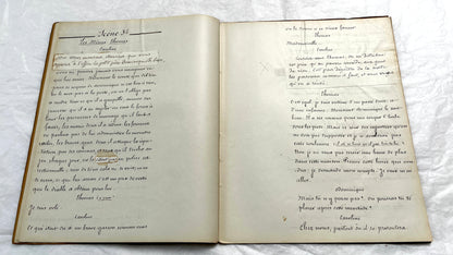 1930s French play script manuscript showing 'Acte 5ème' and handwritten text for a theater scene.