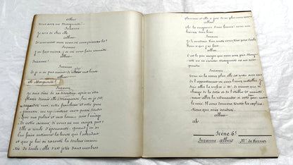1930s French play script manuscript showing 'Acte 5ème' and handwritten text for a theater scene.