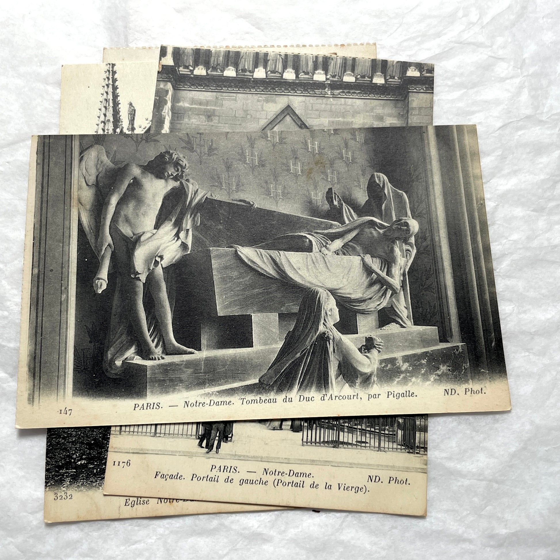 1910s lot of 5 French vintage postcards featuring Notre-Dame de Paris cathedral architecture and sculptures.